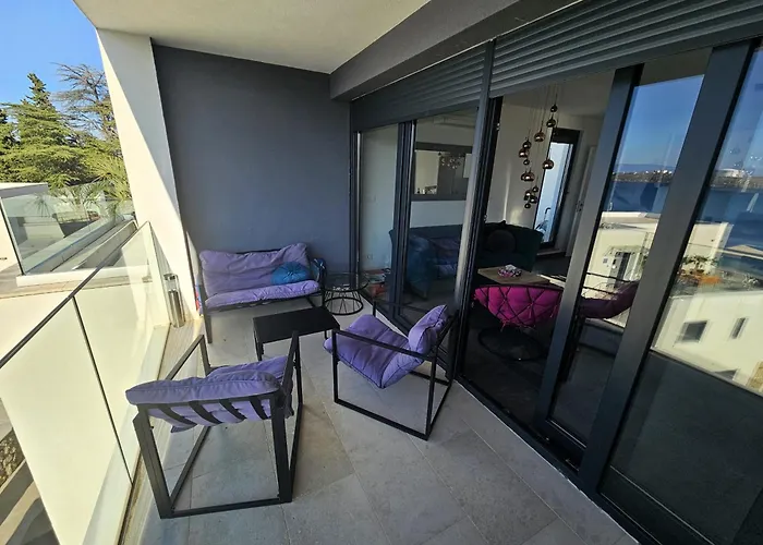 Elvira Apartment