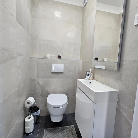 Elvira Apartment
